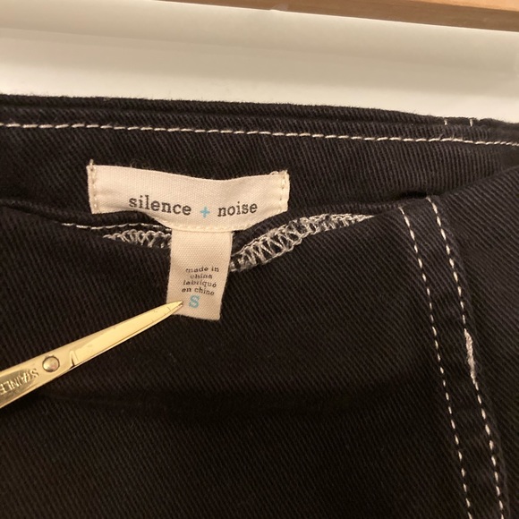 🌙 Urban outfitters black zip denim skirt🌙 - Picture 4 of 4